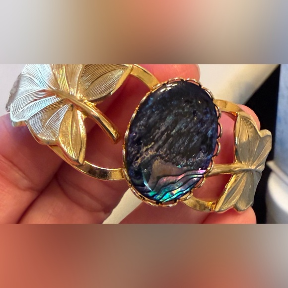 Vintage Gold Tone Hinged Bangle Bracelet w/Gemstone - Picture 6 of 16